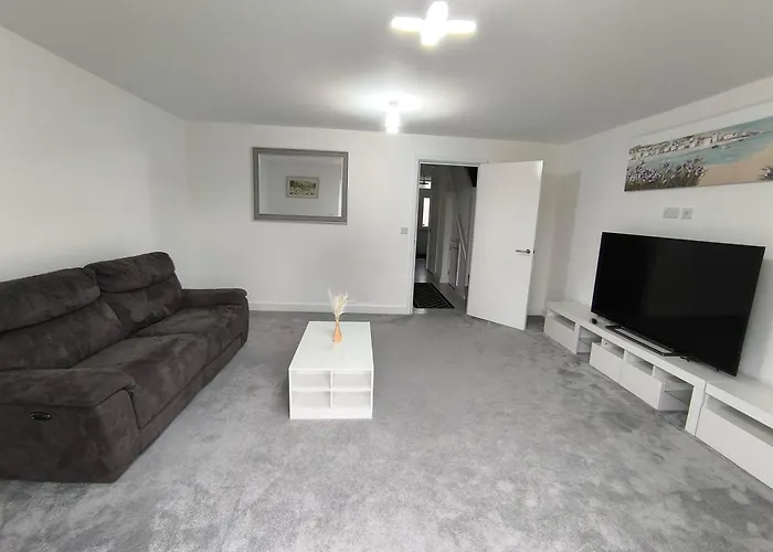 4 Hills Properties - Everest